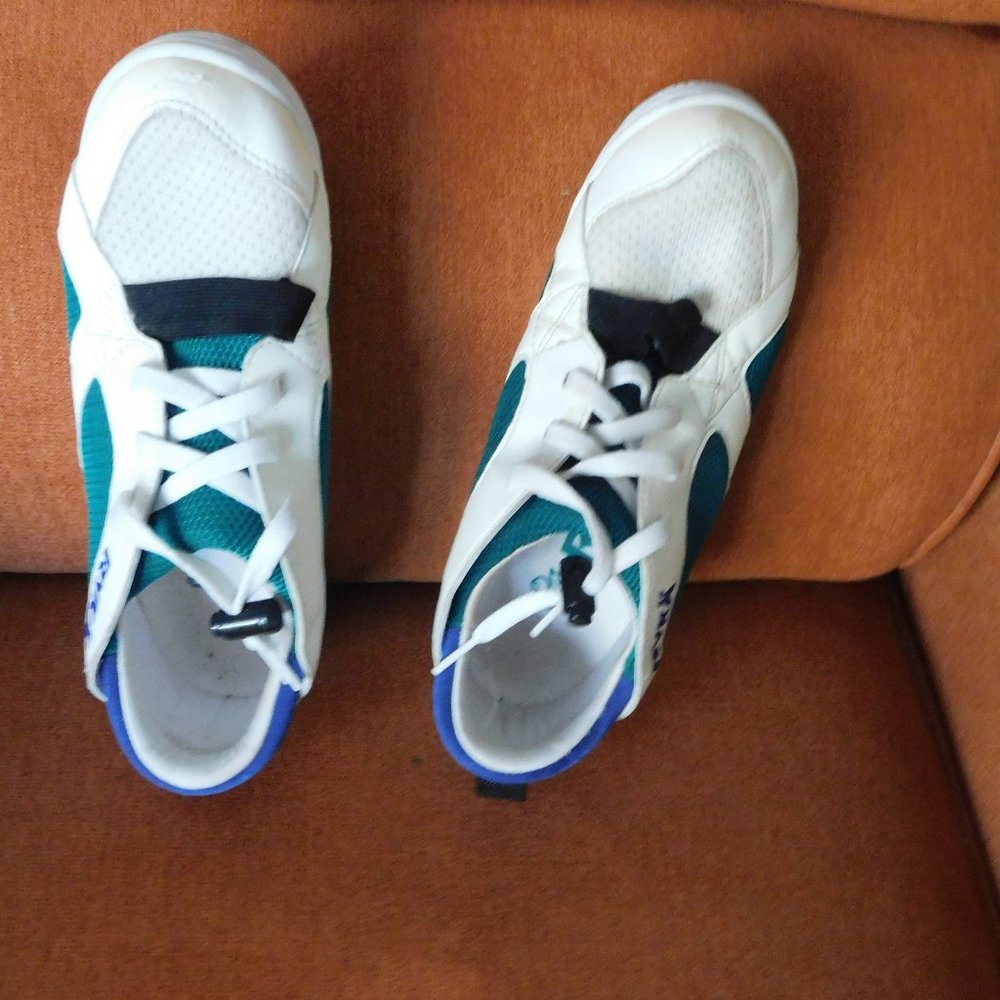 ryka aqueous 9H20 size 7 women sneaker